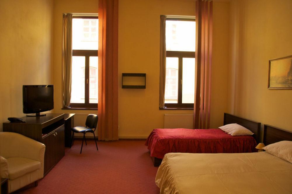 Victoria Hotel